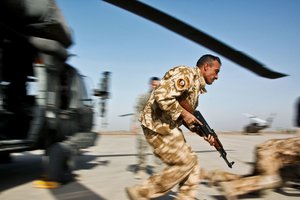 Irako aviacija smogė IS taikiniams Sirijoje ir nukovė 28 kovotojus