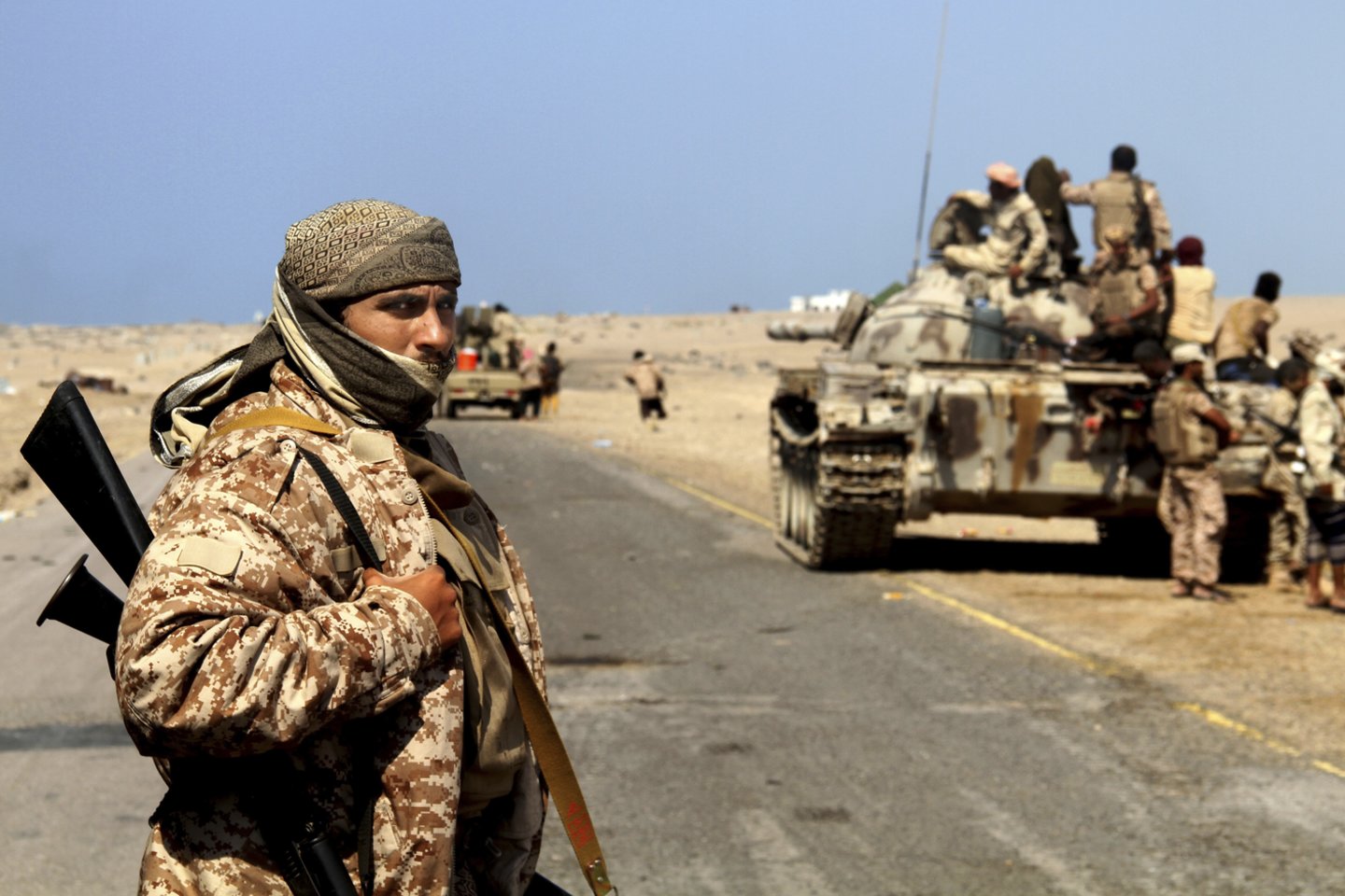 Jungtinės Tautos pakvietė Jemeno vyriausybę ir Irano remiamus husių sukilėlius dalyvauti kitą mėnesį vyksiančiose derybose, per kurias turėtų būti ieškoma galimybių užbaigti šalį draskantį pilietinį karą, penktadienį nurodė viena JT atstovė.<br> AP nuotr.