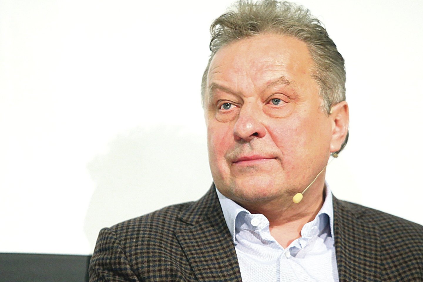 Ir taip per porą metų su „Inditex“ suderėjome, kad prekes, kurių pardavimo kaina – iki 19,95 euro, siūlytume tokiomis kainomis kaip Ispanijoje. Tarp „Zara“ pardavimų tai sudaro maždaug 40 proc., „Stradivarius“, „Bershka“, „Pull & Bear“ – 60 procentų“, – aiškino R.Perveneckas.<br> lrytas.lt nuotr.