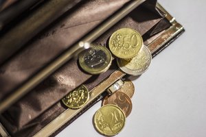 Elektros tinklų atstove apsimetusi vagilė nugvelbė pensininkės santaupas