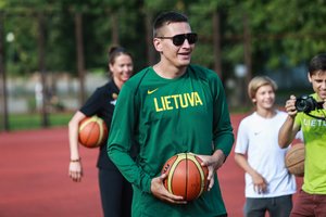 Kovą prieš sirgalių laimėjęs E. Ulanovas: „Pas mus visi moka žaisti krepšinį“