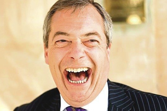 Buvęs „Brexit“ lyderis Nigelas Farage'as grįžta kovoti su premjerės Theresos May planu