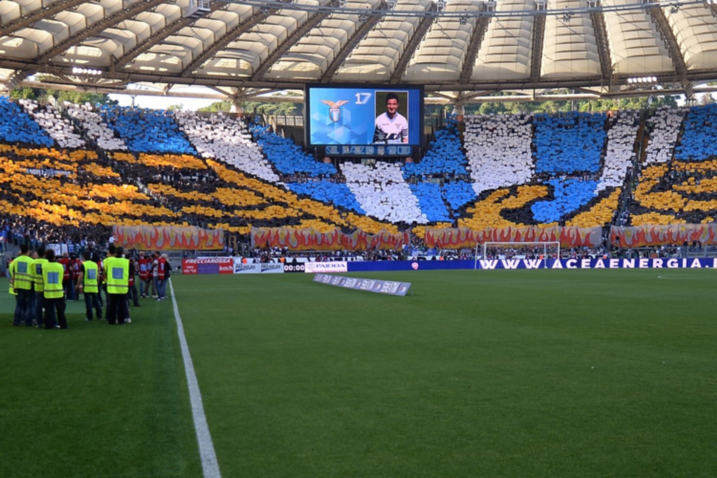 „Lazio“ aistruoliai į savo tribūnos pirmąsias eiles neįleidžia moterų.<br>AFP/Reuters/Scanpix nuotr. 