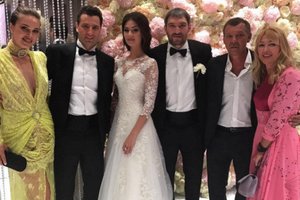 Rusų oligarcho Romano Rotenbergo vaikų motina atleido išdavystę ir už jo ištekėjo