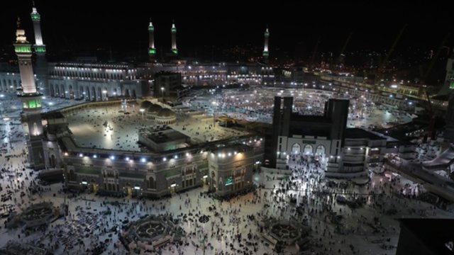 Trumpos žinios: bent du milijonai musulmonų maldininkų suplūdo į Meką