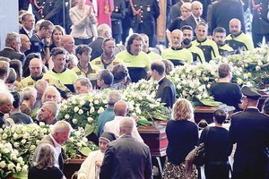 Aiškėja daugiau skandalingų detalių apie sugriuvusį tiltą Italijoje