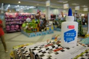 Prekybininkai: pagrindinių mokyklinių prekių kainos šiemet nesikeis