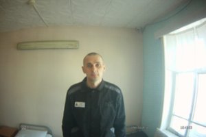 Rusija neigia, kad 100 dienų badaujančio Oleho Sencovo būklė yra kritinė