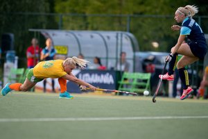 Olimpinių žaidynių atranką žolės riedulininkės pradėjo pralaimėjimu