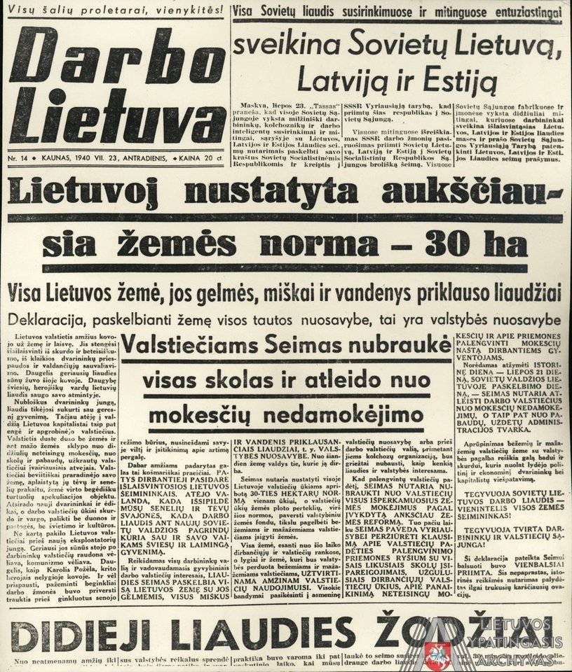 Straipsnis apie Lietuvos liaudies seimo priimtą deklaraciją, paskelbusią žemę valstybine nuosavybe, publikuotas laikraštyje „Darbo Lietuva“.1940 m. liepos 23 d.<br>Lietuvos ypatingojo archyvo nuotr.