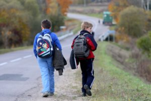 Žiauri realybė: ištyrė, kas laukia vaikų, kurie vaikystėje skurdo