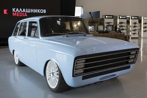 „Kalašnikov“ sukūrė naują elektrinį „superautomobilį“: nusitaikė į „Tesla“