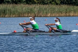 Su vyrais besitreniruojanti irkluotoja su broliu išsikalba daugiau, nei su treneriu