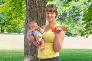 Svajojančioms apie plokščią pilvą po gimdymo – specialisto patarimas