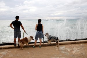 Havajai galės lengviau atsikvėpti: tropinė audra tolsta nuo salyno