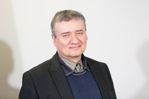 Valdas Bartasevičius: „Pasaulis rungiasi su neregėtais iššūkiais, mes stumdomės smėlio dėžėje“