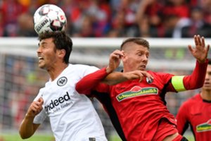 Vokietijoje penkios komandos taškais pavijo lygos lyderius