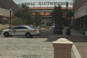 Masines šaudynes Floridoje surengė 24-erių žudikas: iš viso žuvo trys žmonės