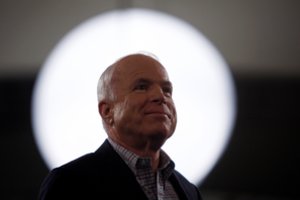 Savaitgalį bus atsisveikinama su velioniu JAV senatoriumi J. McCainu