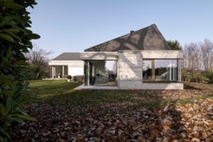 Ne nugriovė, o atnaujino – senieji šeimininkai namo neatpažintų