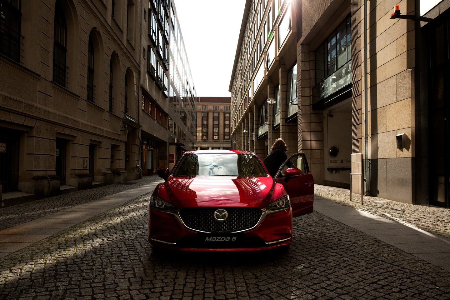  Atnaujinta „Mazda 6“ mūsų šalies prekybos salonuose pasirodys jau rugsėjo mėnesį. <br> Gamintojo nuotr.