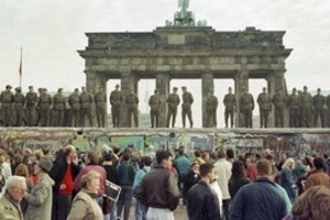 Menininkų grupė ruošiasi atstatyti Berlyno sieną Vokietijos sostinėje