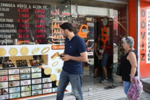 „Moody's“ pablogino iš karto 20 Turkijos finansų bendrovių reitingus