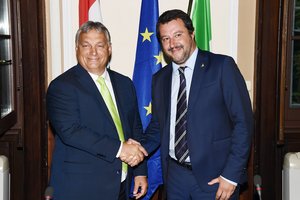 Artėjant EP rinkimams M. Salvini ir V. Orbanas suvienijo jėgas kovai su imigracija