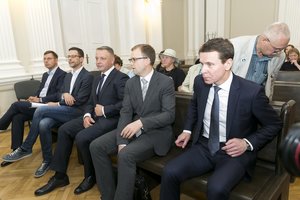 Politinės korupcijos byloje apklausti šeši kaltinamieji, pradedama įrašų peržiūra