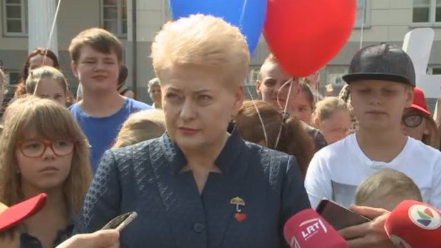 Dalia Grybauskaitė rėžė: „Juokinga komentuoti bukus ir neraštingus siūlymus“
