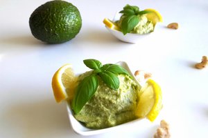 Mėgstate avokadus? Pasigaminkite užtepėlės arba padažo – ir gardu, ir sveika