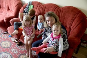 Šeimoje su šešiais vaikais visi turi problemų: be pagalbos neišsiverčia