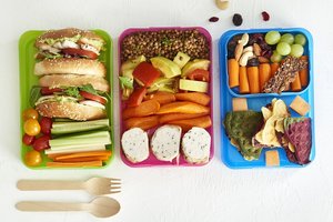 Du receptai ir specialistės patarimai, ką dėti į mokyklinuko priešpiečių dėžutę