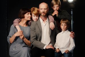 Giedrės Beinoriūtės filmo „Kvėpavimas į marmurą” anonsą įkvėpė „Golden Parazyth” daina