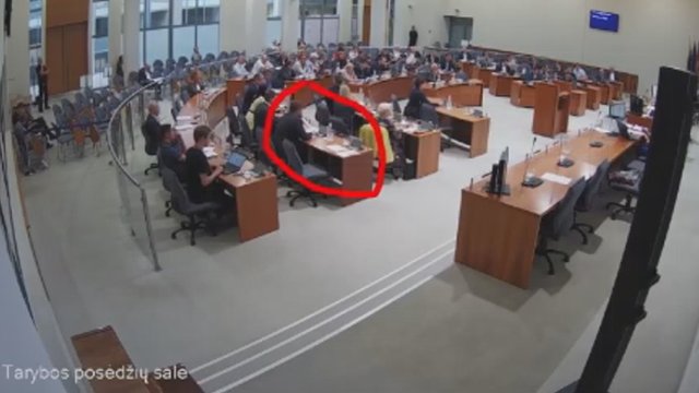 Vilniaus tarybos narys Vidas Urbonavičius pagautas sukčiaujant balsavimo metu