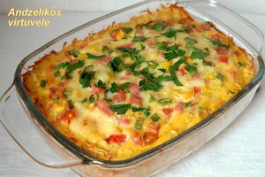 Orkaitėje keptas omletas su bulvėmis tiks ne tik pusryčiams 