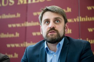 Konservatorius V. Urbonavičius traukiasi iš Vilniaus tarybos, suspenduoja narystę TS–LKD