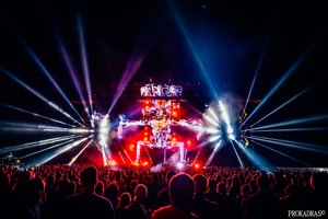 Tūkstančiai žmonių Kalnų parke šėlo pagal grupės SEL muziką