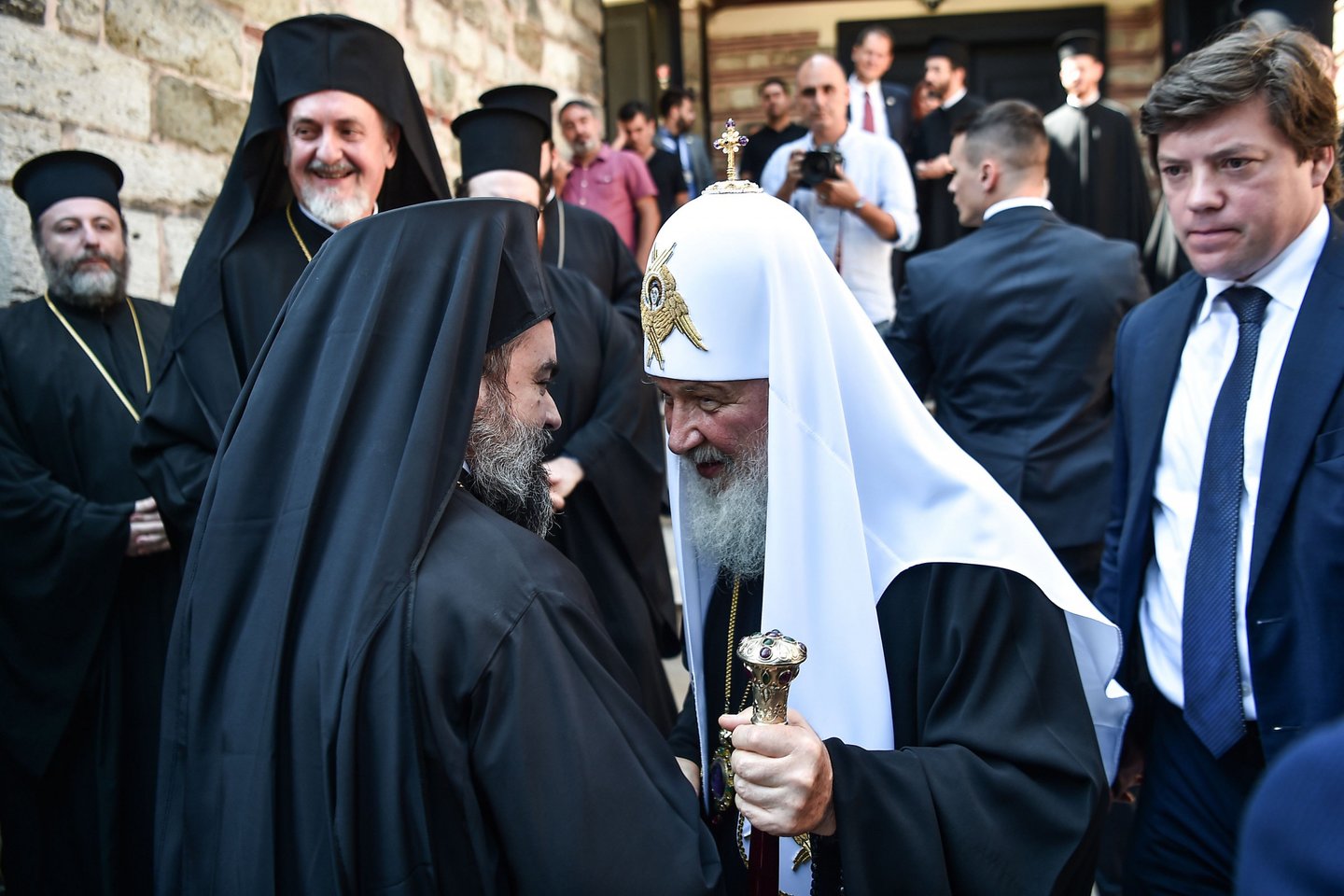  Baltramiejus I, pasaulio ortodoksų dvasinis lyderis, penktadienį Stambule priėmė Rusijos Ortodoksų Bažnyčios patriarchą Kirilą.<br> AFP/Scanpix nuotr.