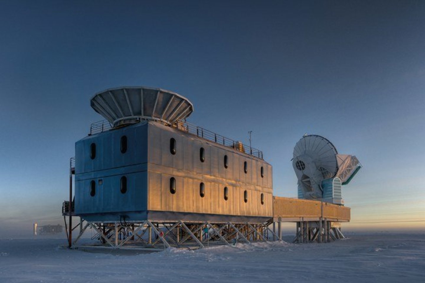  Ar BICEP2 teleskopas išvydo kažką neįprasto? <br> ©Steffen Richter, Harvard University