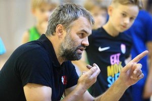 SKM treneris D. Sabaliauskas: „Krepšinis ugdo tarpusavio supratimą ir bendradarbiavimą“