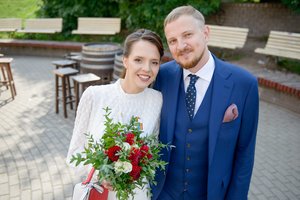 Susituokė komikas Paulius Ambrazevičius: vestuvės – bare ir su vaivorykštės ženklu