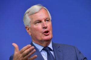 Michelis Barnier sutiktų neilgam pratęsti „Brexit“ derybas