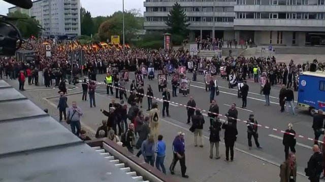 Vokietijoje per kraštutinių dešiniųjų demonstracijas suimti 300 žmonių
