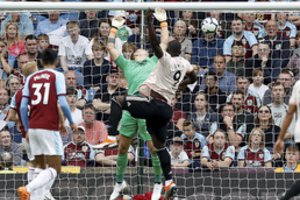 Anglijoje – atsigavęs „Manchester United“ ir pirmasis „Tottenham“ kluptelėjimas