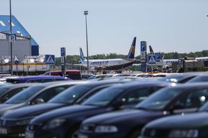 Kaune automobilį išsinuomoti norėję žmonės liko ir be mašinos, ir be pinigų