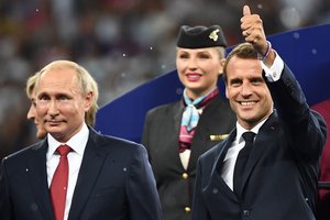 Kremlius atmetė E. Macrono teiginį, kad Putinas nori „sugriauti“ ES