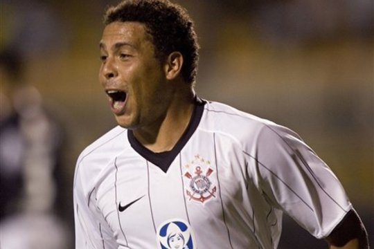 Ronaldo Ispanijoje už 30 milijonų eurų įsigijo „Real“ klubą