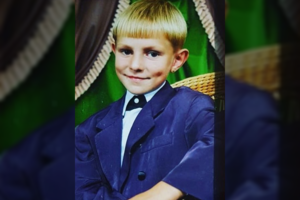 Nuotraukoje – žinomas Lietuvos komikas. Ar atpažįstate?