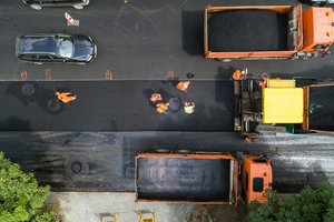 Dėl spūsčių laikinai stabdomas gatvių remontas Vilniaus centre